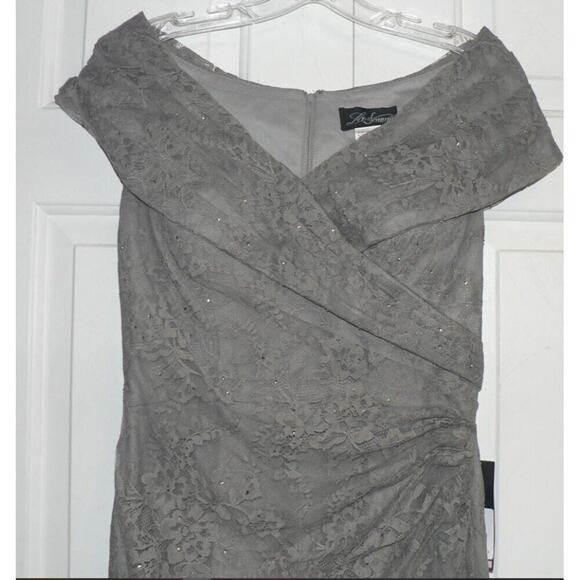La Femme V-Neck Off Shoulder Knit Lace Sheath Long Dress Platinum Size 8 $438 - Picture 5 of 7